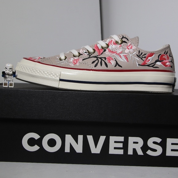 Converse Shoes - Converse Flowers / Tan Leather All Star Low Tops